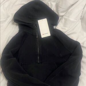 Lululemon half zipped up scuba